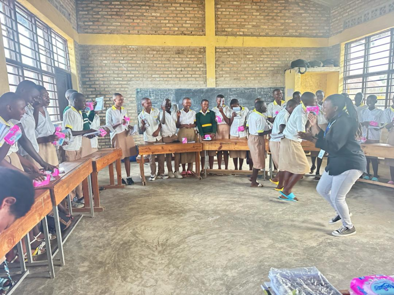Nyanza: Women Plan Rwanda supports GS Kaganza students with school supplies